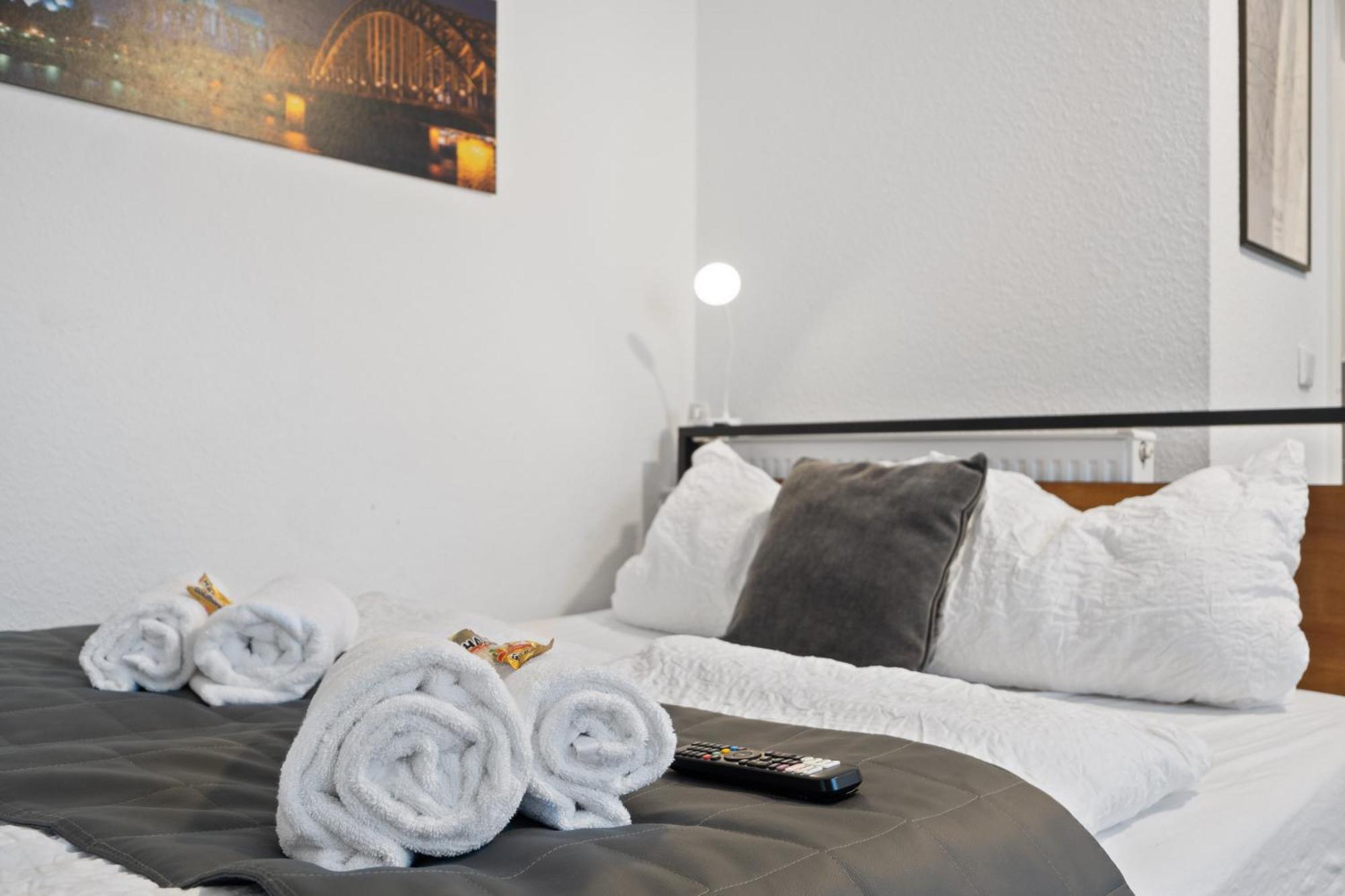 Modernes Apartement Am Rhein In Ruhiger Lage Köln Eksteriør billede